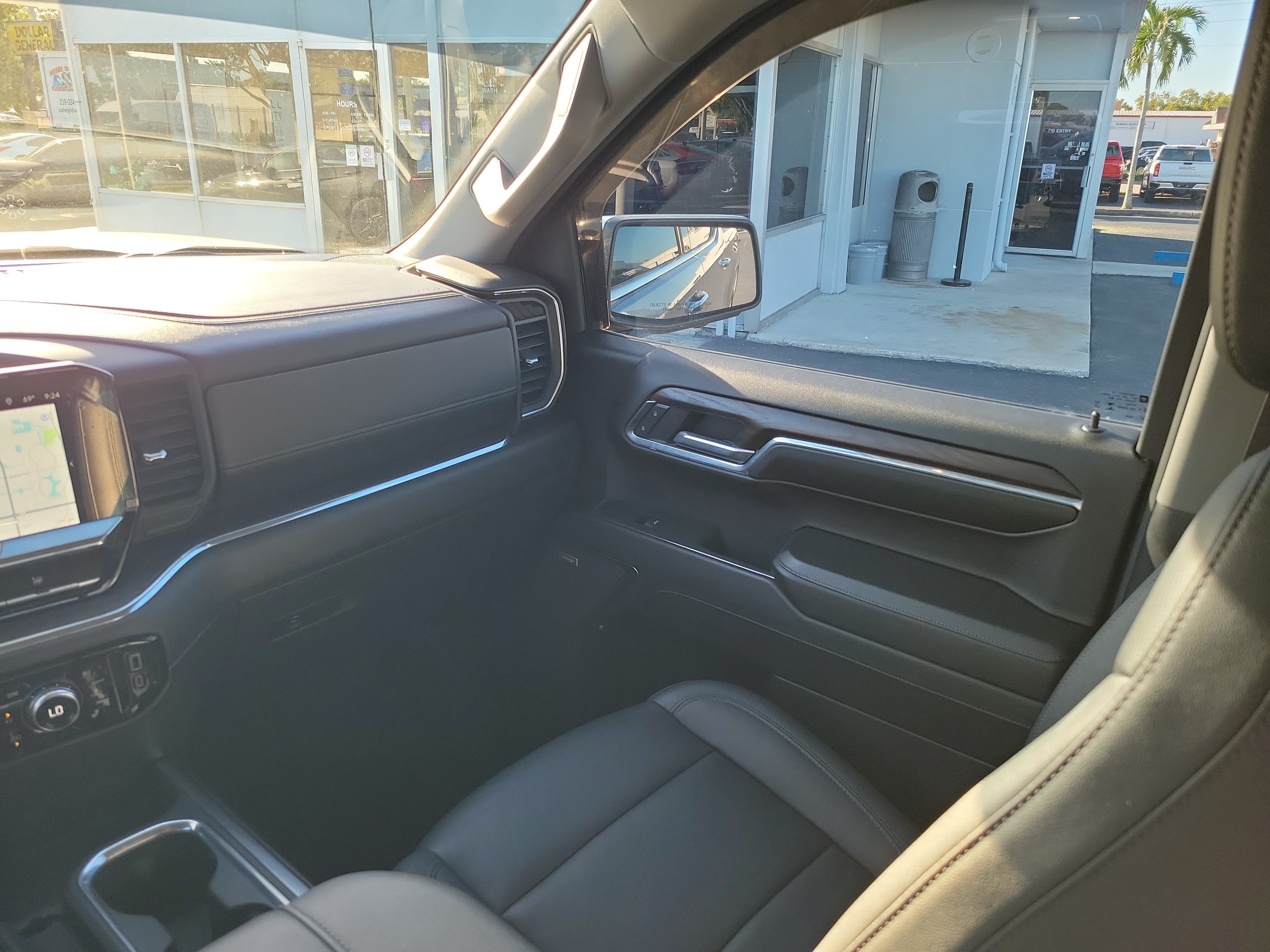 Used 2024 GMC Sierra 1500 SLT w/ SLT Premium Plus Package AWD/4WD image 14