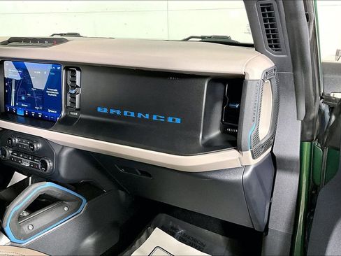 Used 2023 Ford Bronco Wildtrak image 16