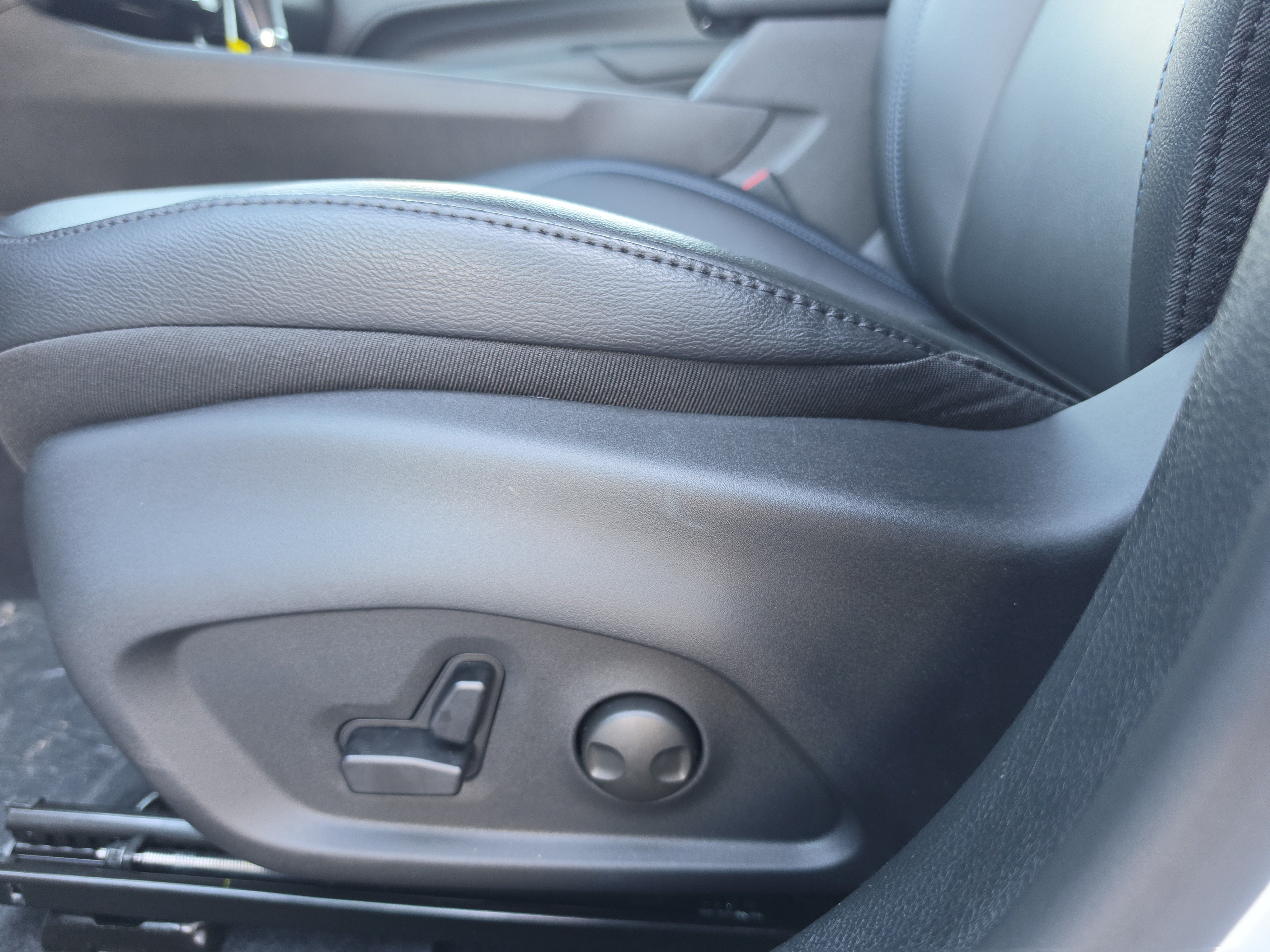 New 2026 Jeep Compass Limited AWD/4WD image 13