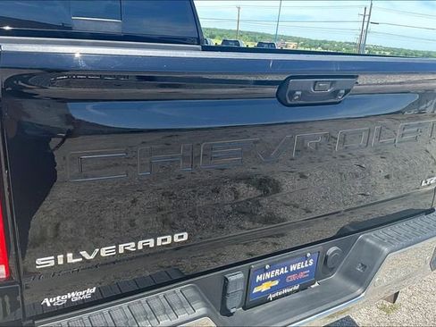Used 2024 Chevrolet Silverado 2500 LTZ w/ LTZ Convenience Package AWD/4WD image 26