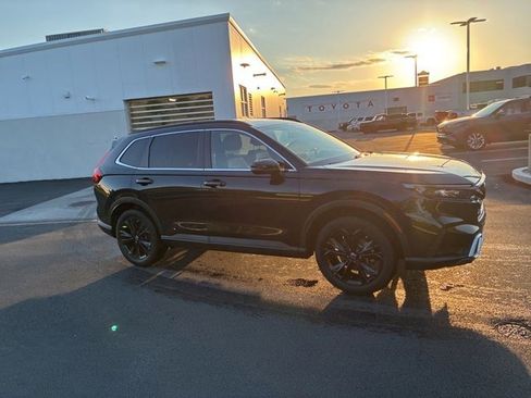 Used 2023 Honda CR-V Sport Touring image 4
