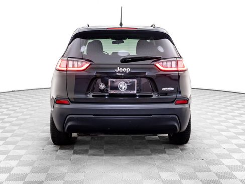 Used 2019 Jeep Cherokee Latitude w/ Cold Weather Group image 4