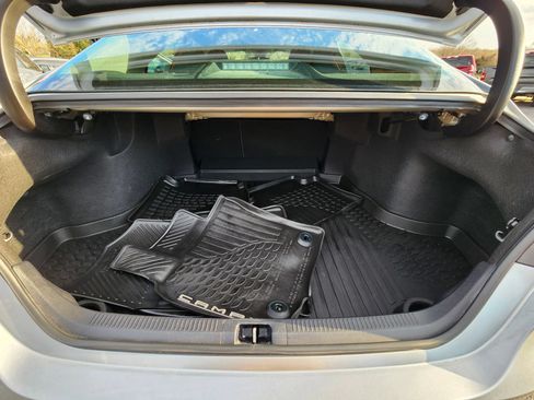 Used 2020 Toyota Camry LE FWD image 19