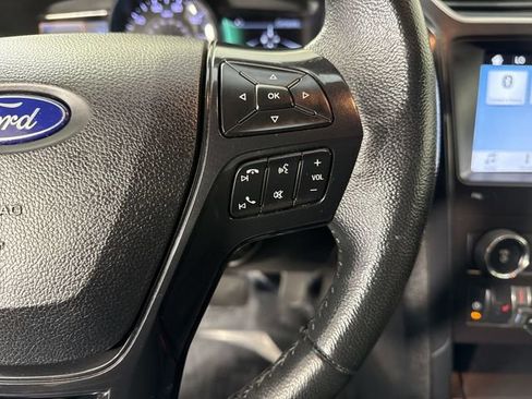 Used 2018 Ford Explorer XLT w/ Equipment Group 202A AWD/4WD image 13
