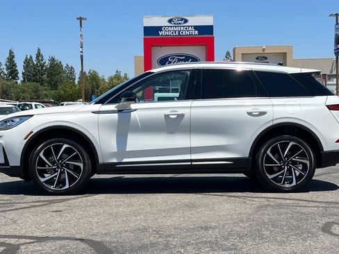 Used 2024 Lincoln Corsair Reserve w/ Equipment Group 201A FWD image 5