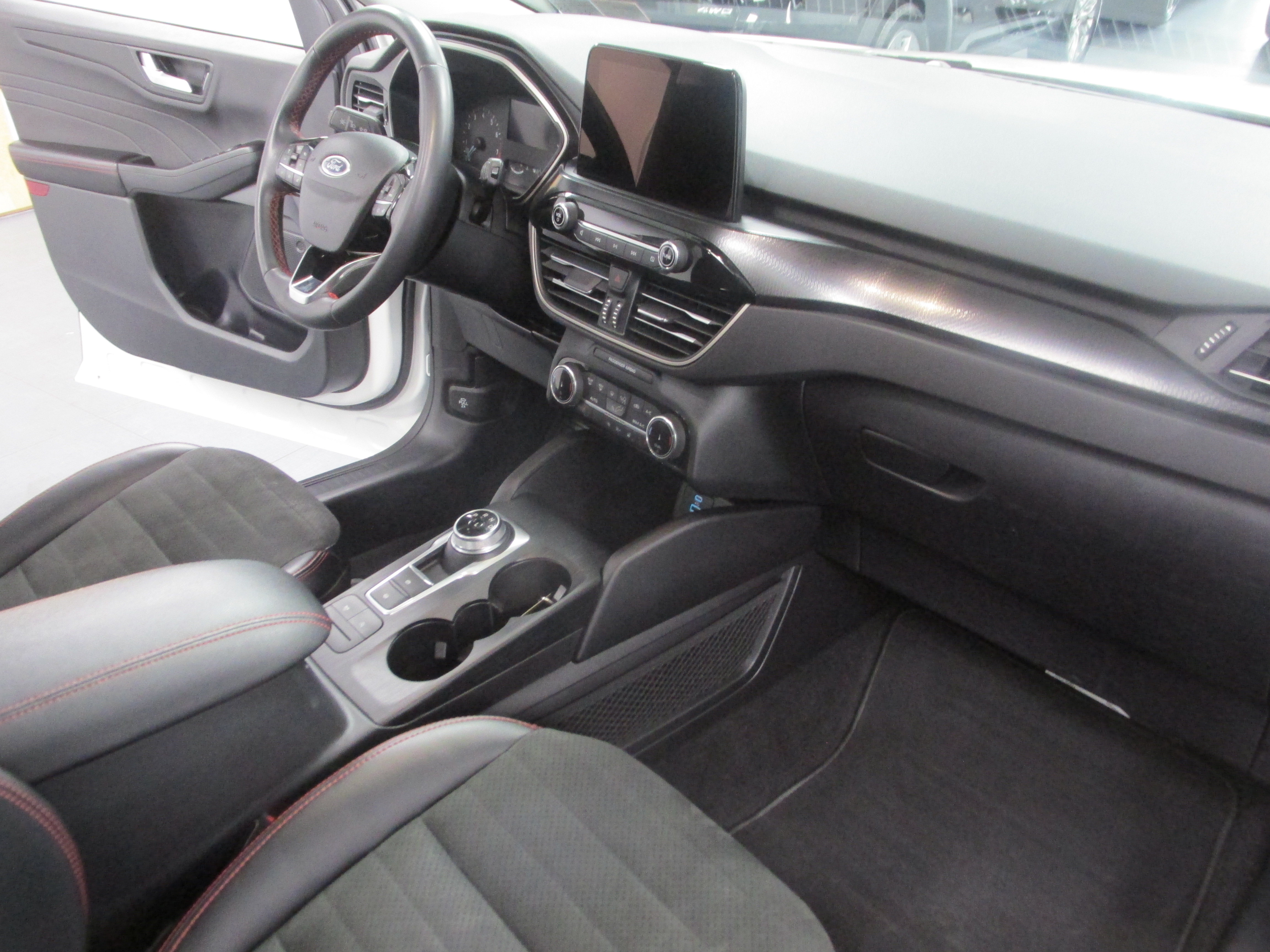Used 2022 Ford Escape SEL w/ SEL Stealth AWD Package image 28