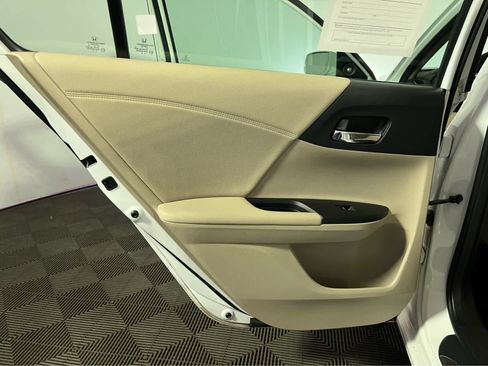 Used 2017 Honda Accord EX-L image 25