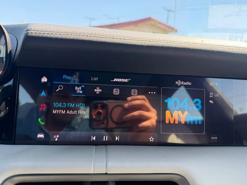 Used 2020 Porsche Taycan 4S image 21