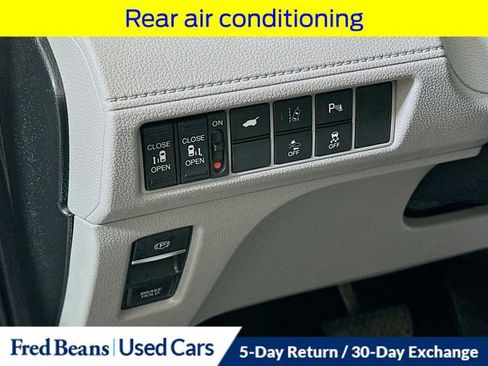 Used 2018 Honda Odyssey Elite image 12