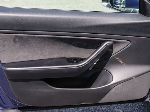 Used 2018 Tesla Model 3 RWD image 24