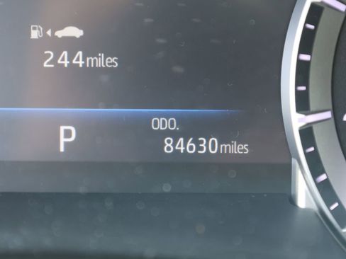 Used 2023 Toyota Highlander XLE FWD image 39