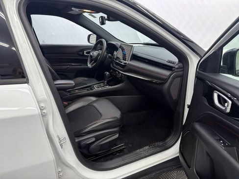 Used 2023 Jeep Compass Trailhawk AWD/4WD image 13