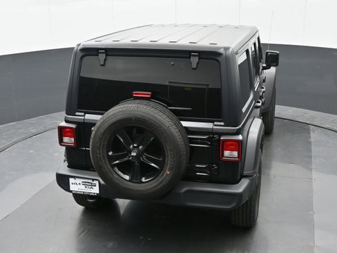 Used 2022 Jeep Wrangler Unlimited Sport AWD/4WD image 30