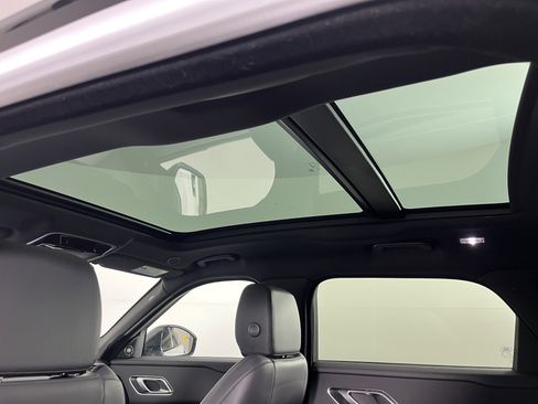 Used 2024 Land Rover Range Rover Velar Dynamic SE image 17