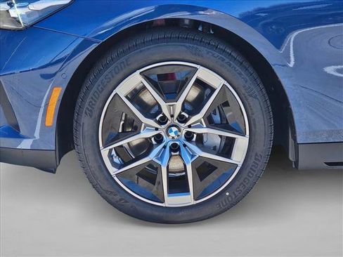 New 2026 BMW 540i xDrive w/ Premium Package image 18