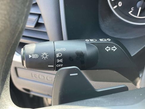 Used 2025 Nissan Rogue S FWD image 30