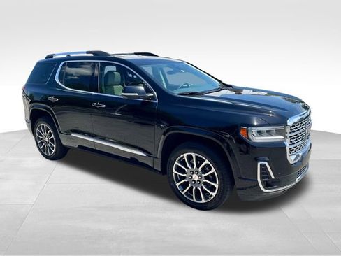 Used 2021 GMC Acadia Denali w/ Denali Technology Package image 3