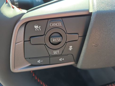 New 2026 Nissan Sentra SR w/ Floor Mat Package FWD image 9