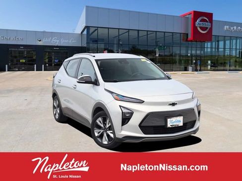 Used 2023 Chevrolet Bolt EUV LT w/ Convenience Package FWD image 1