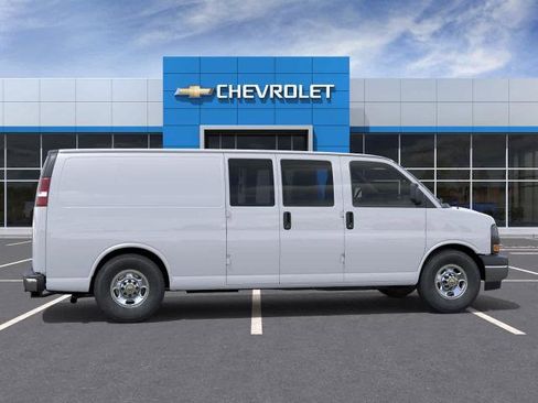 New 2026 Chevrolet Express 3500 Extended RWD image 5