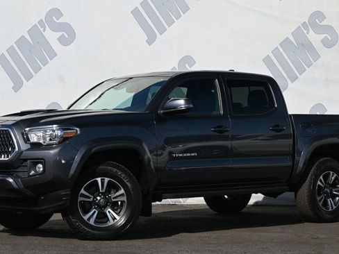 Used 2019 Toyota Tacoma TRD Sport image 1