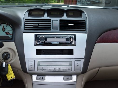 Used 2005 Toyota Solara SLE image 35