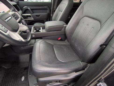 Used 2022 Land Rover Defender 110 SE image 16