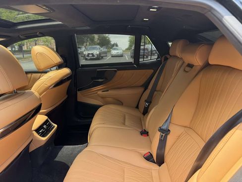 Used 2023 Lexus LS 500 AWD w/ Luxury Package image 17