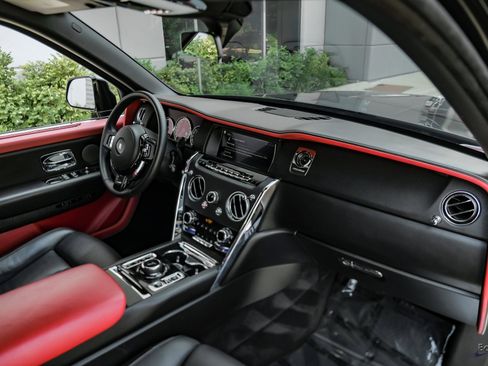 Used 2022 Rolls-Royce Cullinan image 42