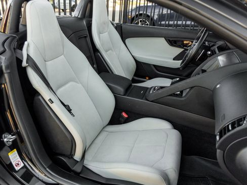 Used 2022 Jaguar F-TYPE Convertible image 31