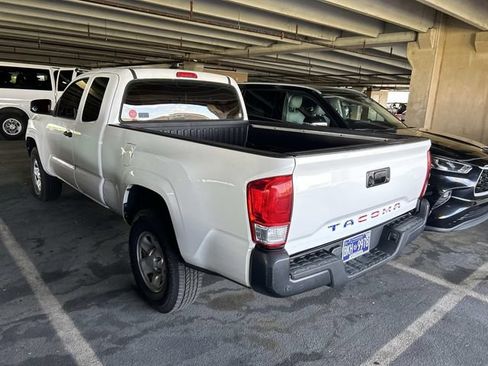Used 2016 Toyota Tacoma SR RWD image 2
