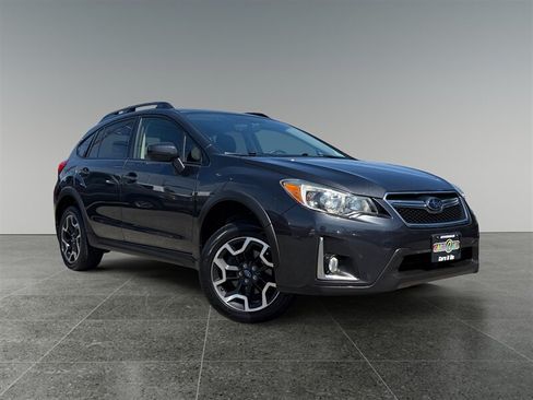 Used 2017 Subaru Crosstrek 2.0i Premium AWD/4WD image 7