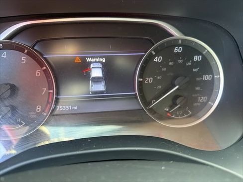 Used 2022 Nissan Frontier SV w/ Technology Package AWD/4WD image 4