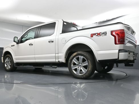 Used 2015 Ford F150 Platinum w/ Equipment Group 701A Luxury image 39