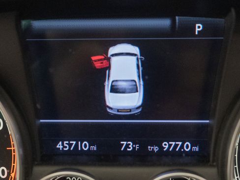 Used 2015 Bentley Flying Spur W12 image 22