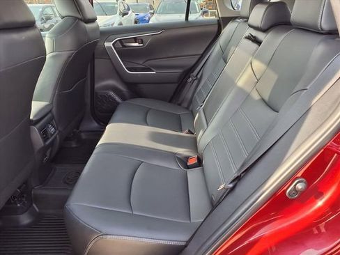 Used 2023 Toyota RAV4 XLE Premium image 9