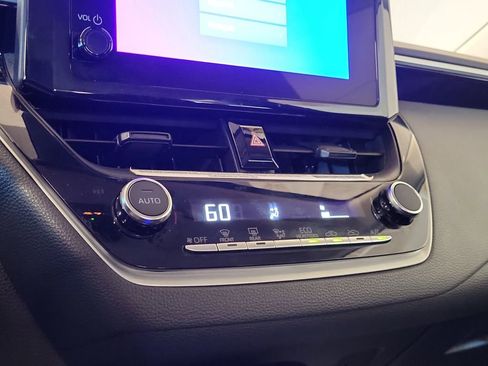 Used 2024 Toyota Corolla LE image 27