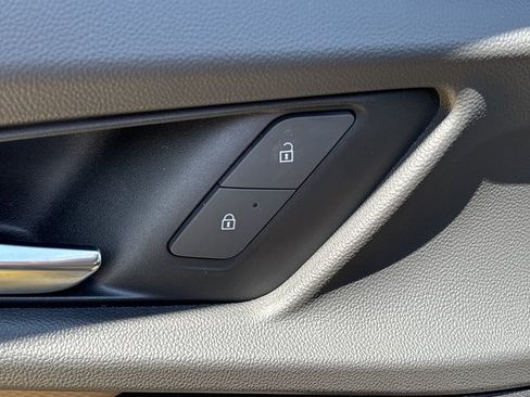 Used 2025 Chevrolet Equinox ACTIV FWD image 21