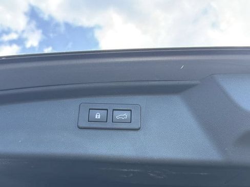 Used 2020 Subaru Outback Touring XT AWD/4WD image 8