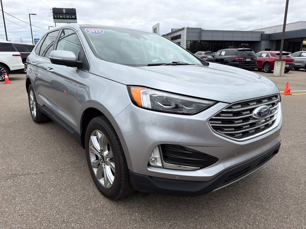 Used 2023 Ford Edge Titanium w/ Equipment Group 301A AWD/4WD image 4