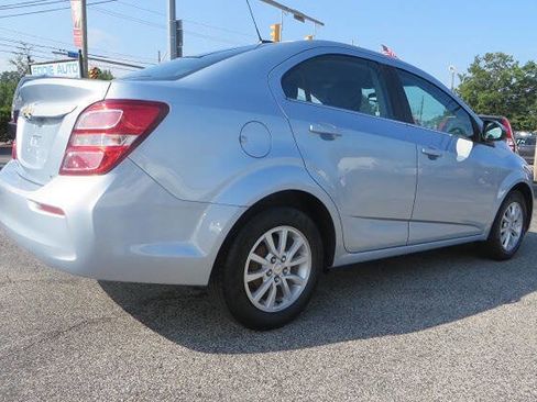 Used 2017 Chevrolet Sonic LT w/ Convenience Package image 2