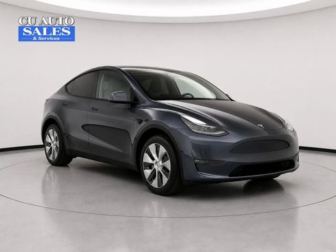 Used 2024 Tesla Model Y Long Range AWD/4WD image 1