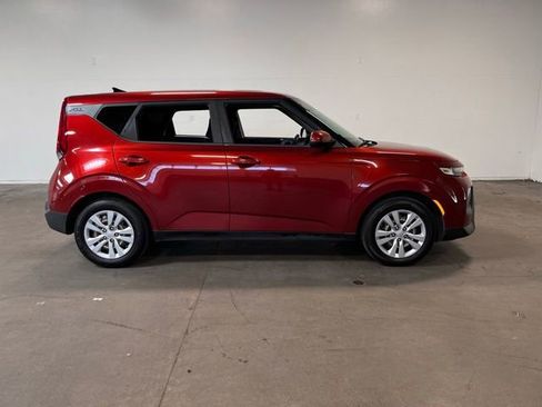 Used 2020 Kia Soul LX FWD image 2