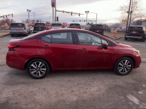 Used 2021 Nissan Versa SV FWD image 9