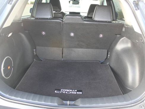 Used 2024 Toyota Corolla Cross XLE w/ Convenience Package image 14