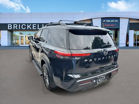 Used 2025 Nissan Pathfinder SV FWD image 4