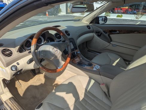 Used 2009 Mercedes-Benz SL 550 2dr Roadster 5.5L V8 image 13