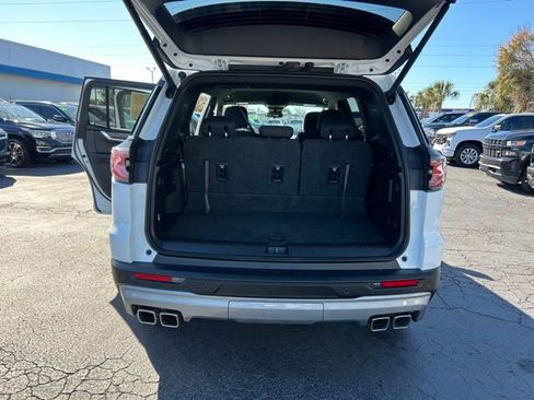 Certified 2025 GMC Acadia Elevation image 17