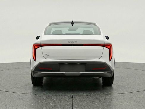 Used 2025 Kia K4 LXS image 7