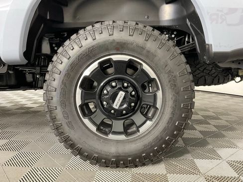 New 2026 Ford F250 Lariat w/ Tremor Off-Road Package AWD/4WD image 10